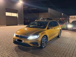 Gelb Gebraucht 2018 VW Golf VII R-line Limousine | 14.350 € (Fairer Preis)