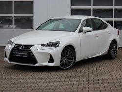 Titaniumweiß metallic Gebraucht 2021 Lexus IS300h Limousine | 26.990 € (Superpreis)