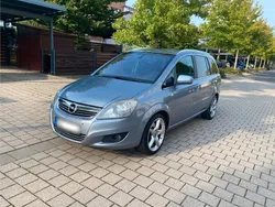 Silber Gebraucht 2011 Opel Zafira Family Van / Kleinbus | 4.950 € (Etwas zu teuer)