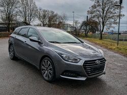Silber Gebraucht 2015 Hyundai i40 Premium Kombi | 13.950 € (Etwas zu teuer)