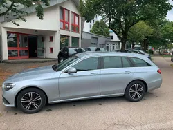 Hightechsilber Gebraucht 2022 Mercedes E220 Avantgarde Kombi | 28.450 €