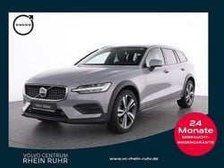 Grau Gebraucht 2023 Volvo V60 CC Plus Kombi | 36.990 € (Guter Preis)