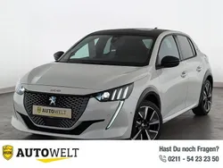 Weiß Gebraucht 2021 Peugeot e-208 GT Kleinwagen | 18.460 € (Fairer Preis)