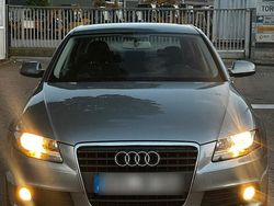 Grau Gebraucht 2010 Audi A4 Limousine | 2.900 €