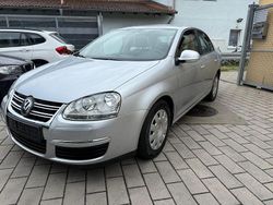 Silber Gebraucht 2005 VW Jetta Trendline Limousine | 5.999 €