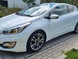 Weiß Gebraucht 2014 Kia ProCeed Kleinwagen | 8.400 €