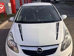 Weiß Gebraucht 2010 Opel Corsa Edition Limousine | 3.150 € (Fairer Preis)