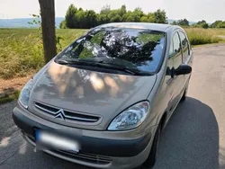 Beige Gebraucht 2002 Citroën Xsara Picasso Van / Kleinbus | 1.900 €