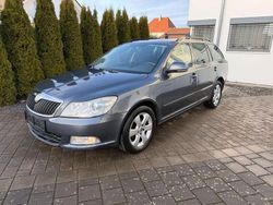 Grau Gebraucht 2009 Skoda Octavia Ambiente Kombi | 3.490 € (Superpreis)