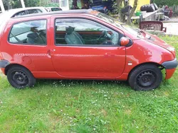 Rot Gebraucht 2004 Renault Twingo Kleinwagen | 899 € (Guter Preis)