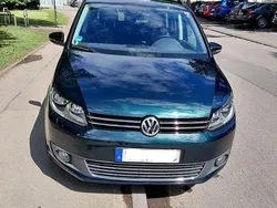 Grün Gebraucht 2013 VW Touran Match Van / Kleinbus | 7.950 € (Guter Preis)