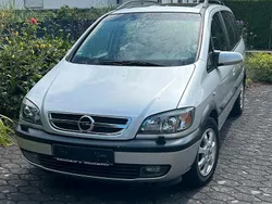 Silber Gebraucht 2004 Opel Zafira Njoy Van / Kleinbus | 3.250 € (Fairer Preis)