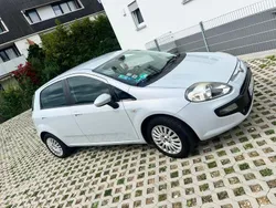 Silber Gebraucht 2010 Fiat Punto Kleinwagen | 2.500 € (Teuer)