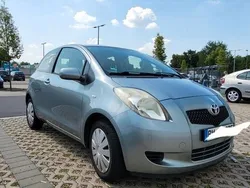 Grau Gebraucht 2006 Toyota Yaris Limousine | 2.950 € (Fairer Preis)