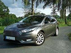 Braun Gebraucht 2016 Ford Focus Titanium Kombi | 7.399 € (Guter Preis)