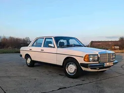 Weiß Gebraucht 1979 Mercedes 250 Limousine | 7.850 €