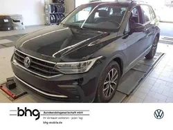 Schwarz Gebraucht 2022 VW Tiguan Life SUV | 29.830 € (Fairer Preis)