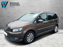 Braun Gebraucht 2010 VW Touran Highline Van / Kleinbus | 6.777 € (Fairer Preis)