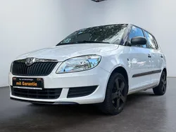 Weiß Gebraucht 2013 Skoda Fabia Cool Edition Limousine | 4.990 € (Fairer Preis)
