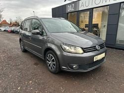Grau Gebraucht 2013 VW Touran Highline Van / Kleinbus | 6.995 € (Superpreis)