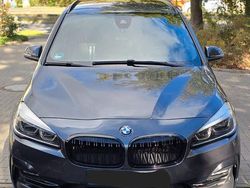 Grau Gebraucht 2018 BMW 220 Gran Tourer Sport Line Van / Kleinbus | 22.100 € (Teuer)