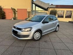 Grau Gebraucht 2010 VW Polo Limousine | 5.000 €