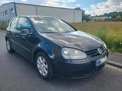 Schwarz Gebraucht 2004 VW Golf V Kleinwagen | 1.950 € (Guter Preis)