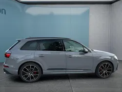 Grau Gebraucht 2023 Audi SQ7 SUV | 119.099 € (Teuer)