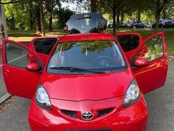 Rot Gebraucht 2008 Toyota Aygo Kleinwagen | 2.750 € (Teuer)