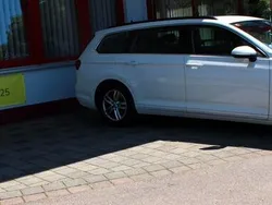Weiß Gebraucht 2021 VW Passat Business Kombi | 16.700 € (Guter Preis)