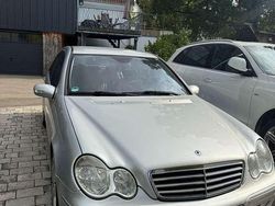 Grau Gebraucht 2005 Mercedes C200 Limousine | 3.300 € (Fairer Preis)