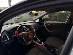 Grau Gebraucht 2012 Opel Astra Selection Limousine | 3.390 € (Guter Preis)