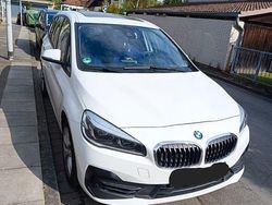 Weiß Gebraucht 2019 BMW 218 Gran Tourer Advantage Van / Kleinbus | 15.900 € (Fairer Preis)