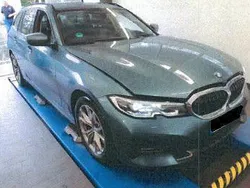 Blau Gebraucht 2020 BMW 320 Sport Line Kombi | 17.500 €