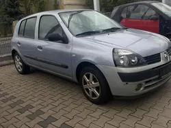 Grau Gebraucht 2004 Renault Clio II Kleinwagen | 1.300 € (Fairer Preis)