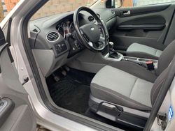 Silber Gebraucht 2011 Ford Focus Limousine | 5.890 € (Etwas zu teuer)