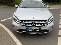 Silber Gebraucht 2018 Mercedes CLA200 Limousine | 18.900 € (Fairer Preis)