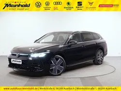 Grenadillschwarz metallic Gebraucht 2024 VW Passat R-line Kombi | 47.444 € (Guter Preis)