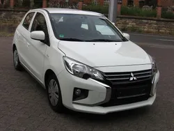 Weiß Gebraucht 2022 Mitsubishi Space Star Select Limousine | 8.800 € (Guter Preis)