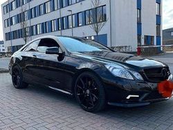 Schwarz Gebraucht 2011 Mercedes E350 Coupé | 11.900 € (Fairer Preis)