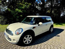 Weiß Gebraucht 2011 Mini Cooper D Clubman Kombi | 6.450 € (Fairer Preis)