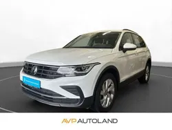 Pure white Gebraucht 2023 VW Tiguan Life SUV | 35.510 € (Fairer Preis)