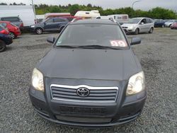 Grau Gebraucht 2005 Toyota Avensis Executive Kombi | 1.450 € (Guter Preis)