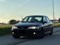 Rot Gebraucht 2000 Opel Vectra Edition Limousine | 1.200 € (Superpreis)