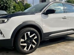Weiß (jade weiss/arktis weiss) Gebraucht 2022 Opel Mokka Elegance SUV | 20.775 € (Fairer Preis)