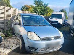 Blau Gebraucht 2005 Ford Fiesta Kleinwagen | 1.700 €