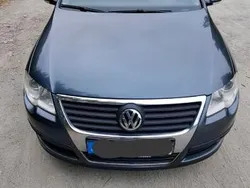 Grau Gebraucht 2010 VW Passat Kombi | 2.500 € (Guter Preis)
