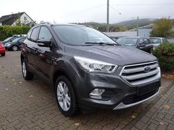 Grau Gebraucht 2018 Ford Kuga Trend SUV | 12.700 € (Fairer Preis)