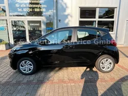 Schwarz Neu 2024 Hyundai i10 Comfort Kleinwagen | 15.700 € (Guter Preis)