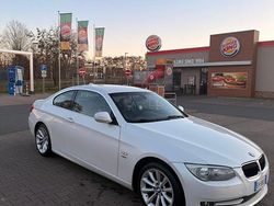 Weiß Gebraucht 2011 BMW 320 Coupé | 10.400 € (Teuer)